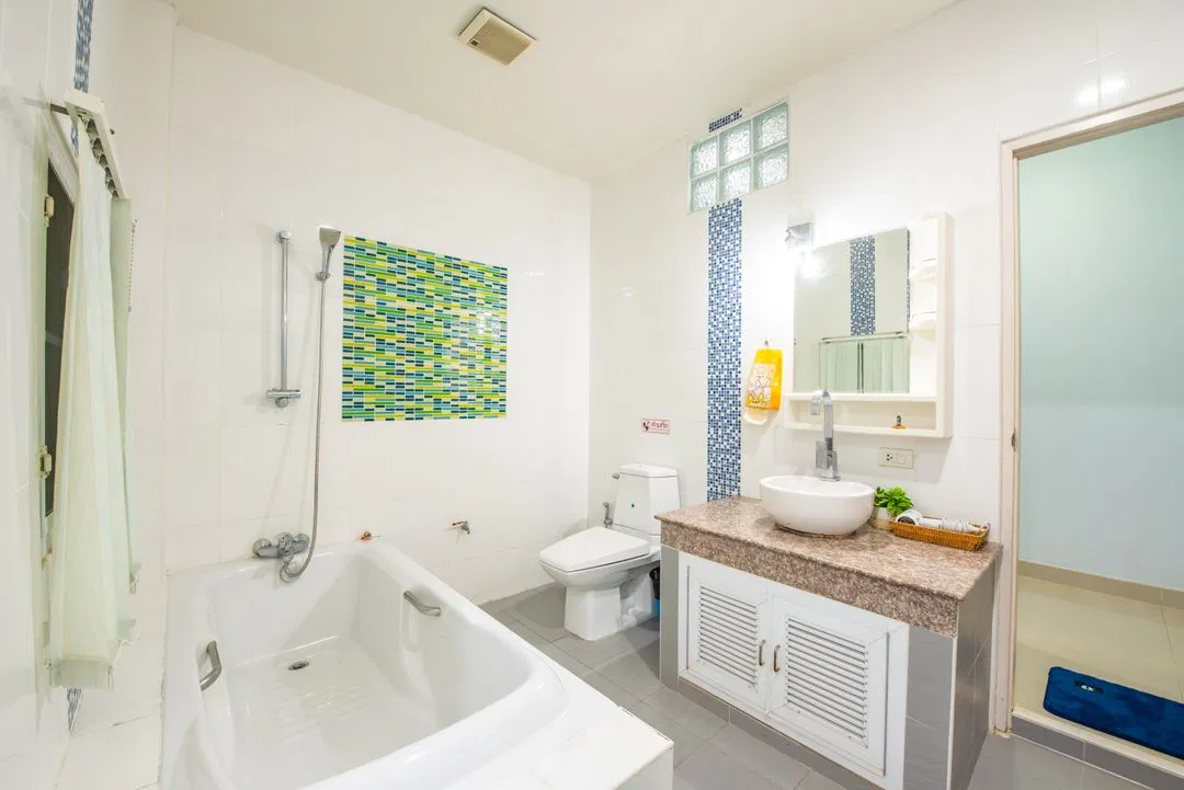 ห้องน้ำ White Sand Pool Villa