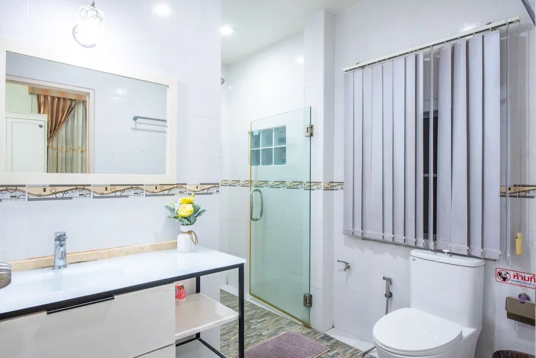 ห้องน้ำ White Sand Pool Villa