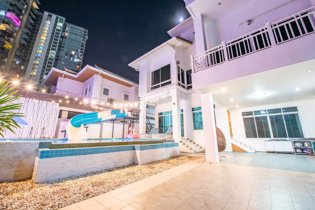 ภายนอก White Sand Pool Villa
