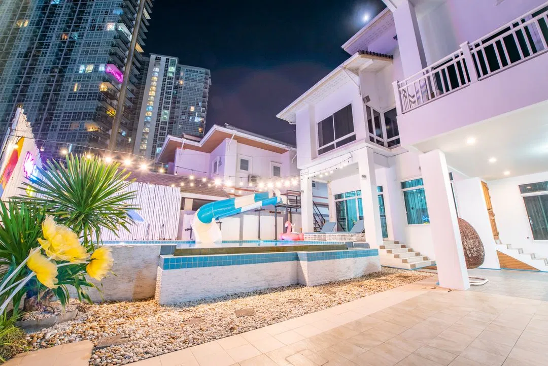 ภายนอก White Sand Pool Villa