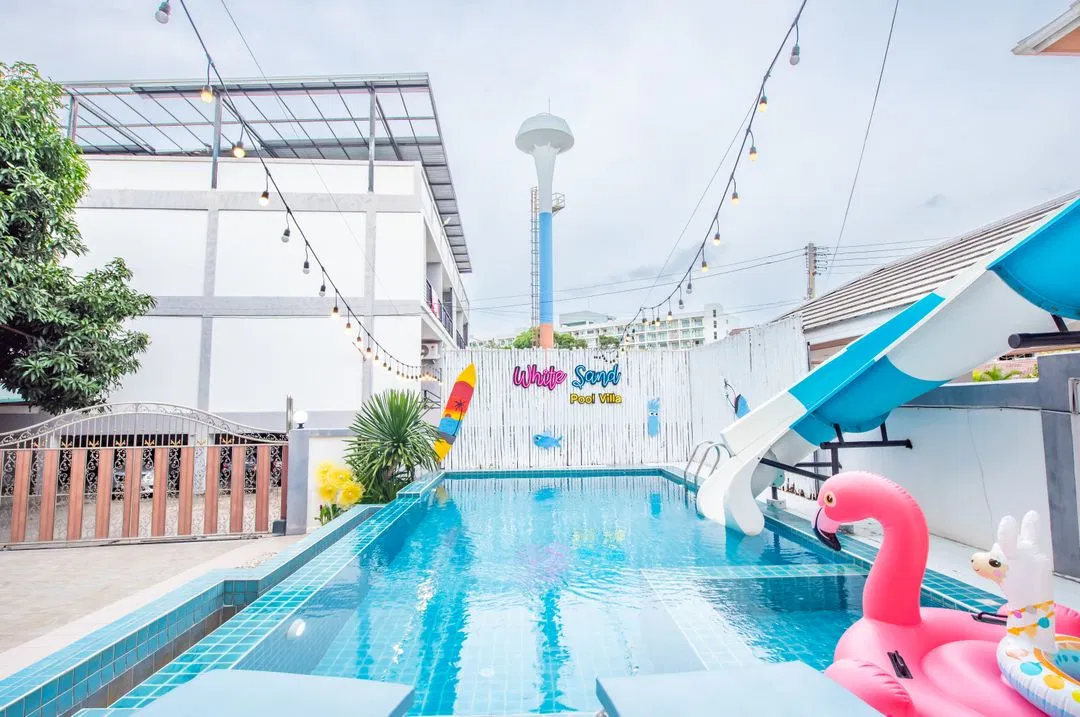 ภายนอก White Sand Pool Villa