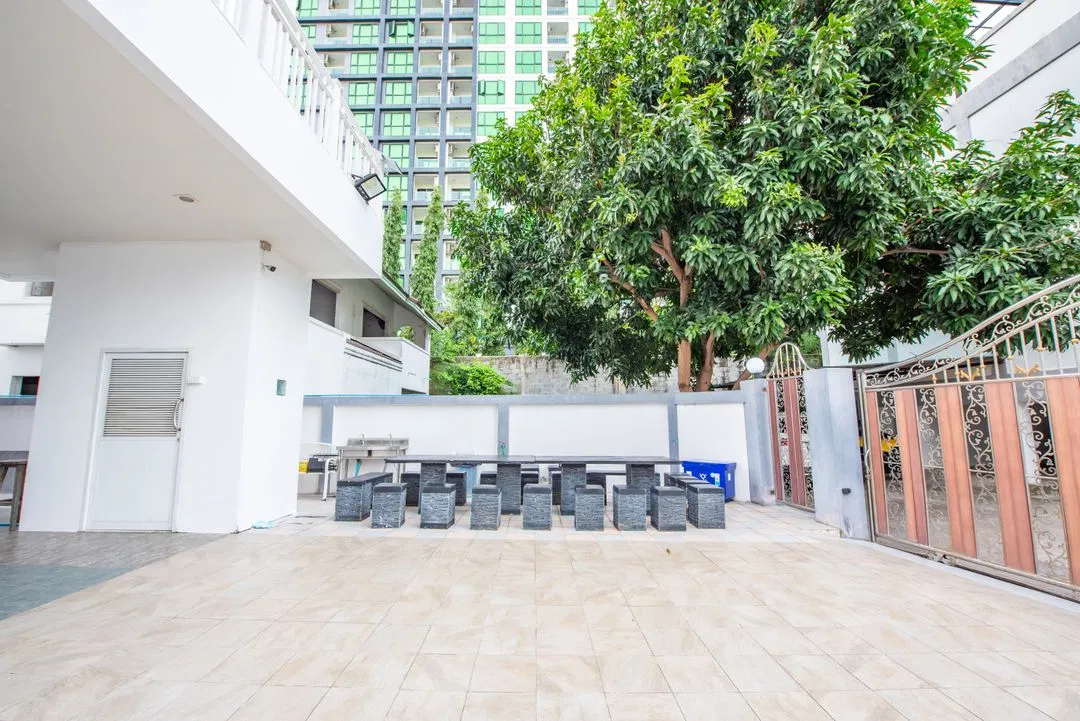 ที่จอดรถ White Sand Pool Villa