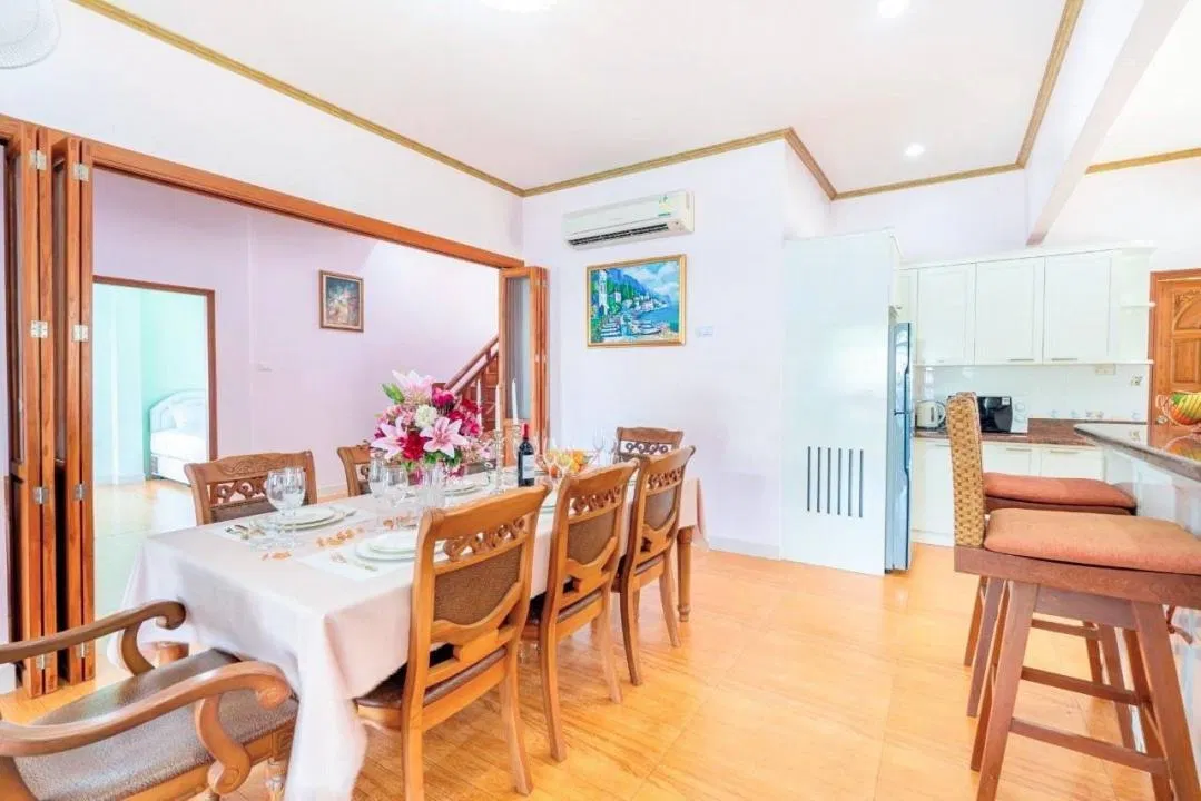 ภายใน Sea View Pool Villa