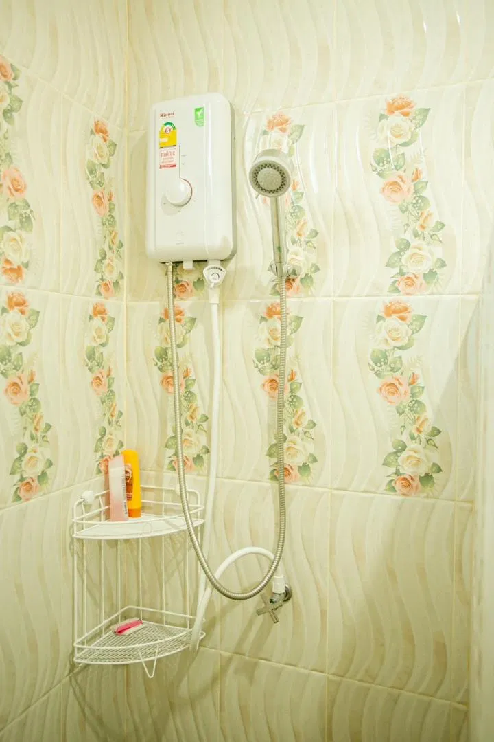 ห้องน้ำ ตรีเทพ