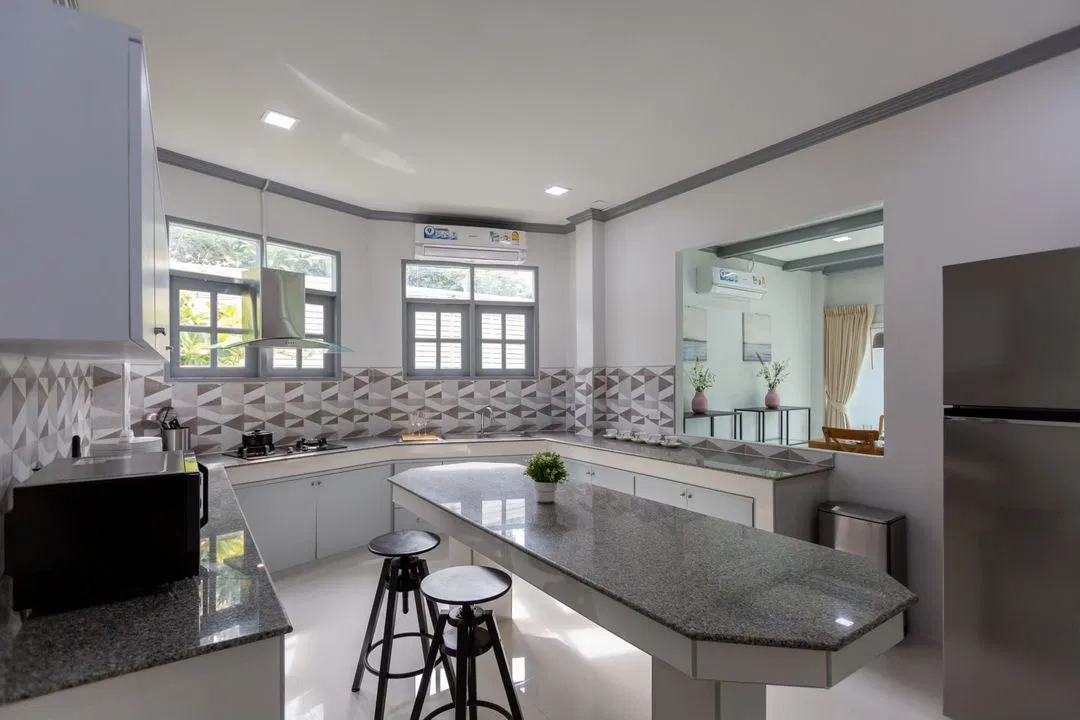 ครัว SUN HOUSE (บางเสร่)
