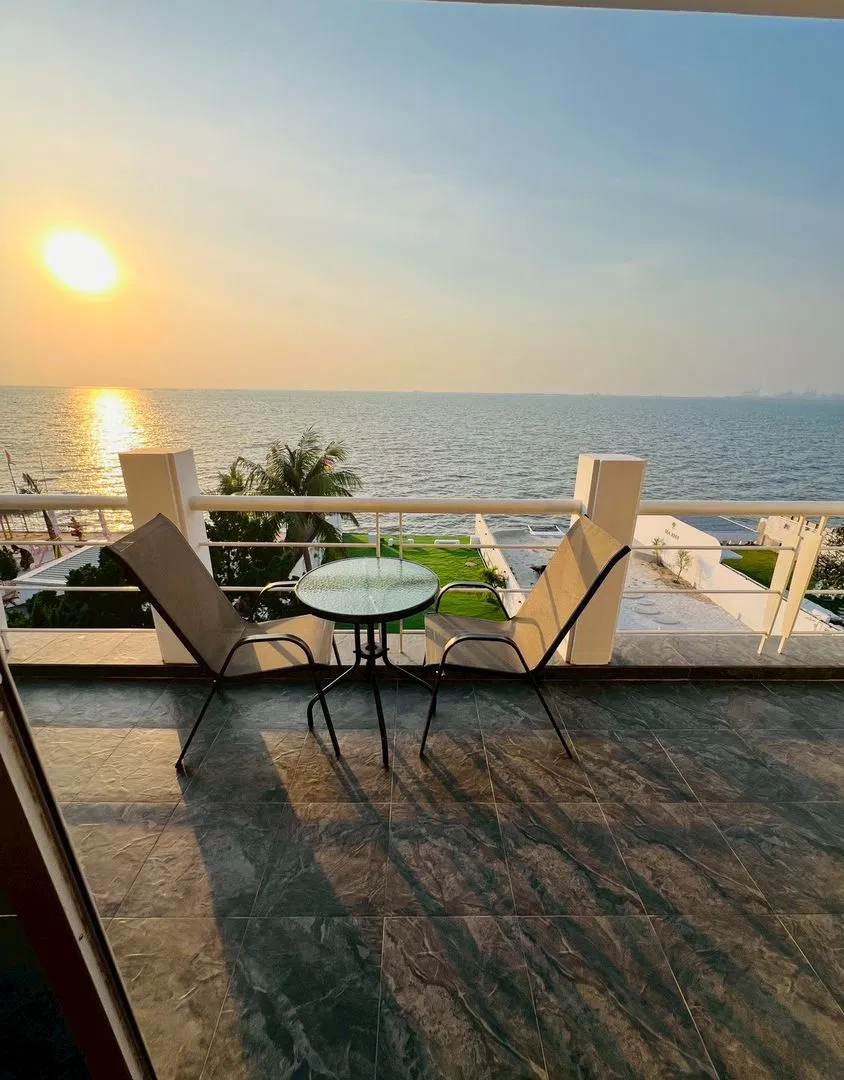 ภายนอก Baan Talay105