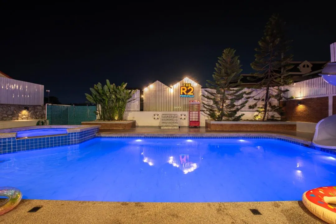 ภายนอก The R2 Poolvilla