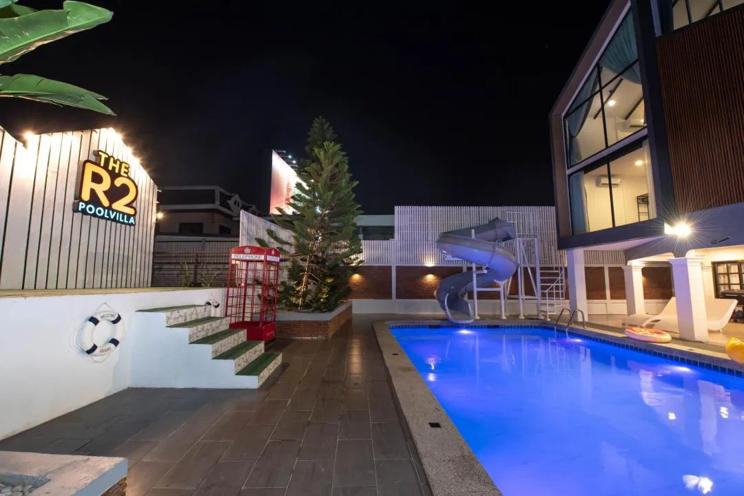 ภายนอก The R2 Poolvilla