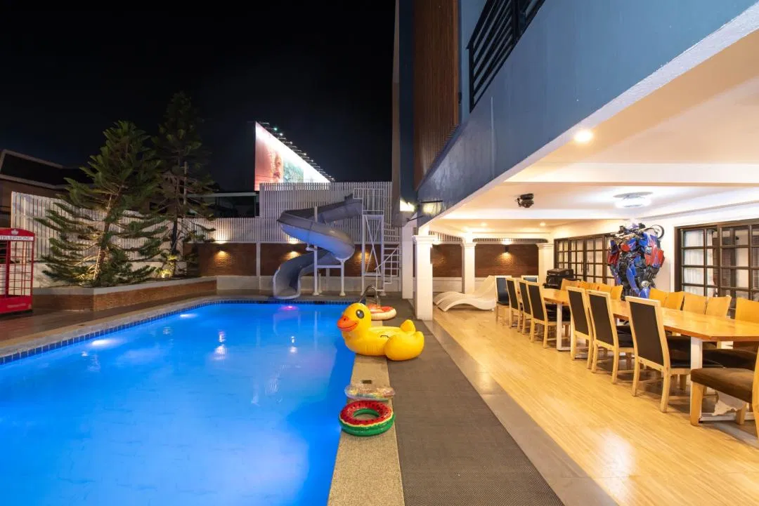 ภายนอก The R2 Poolvilla