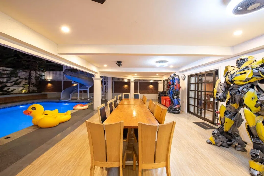 ภายนอก The R2 Poolvilla