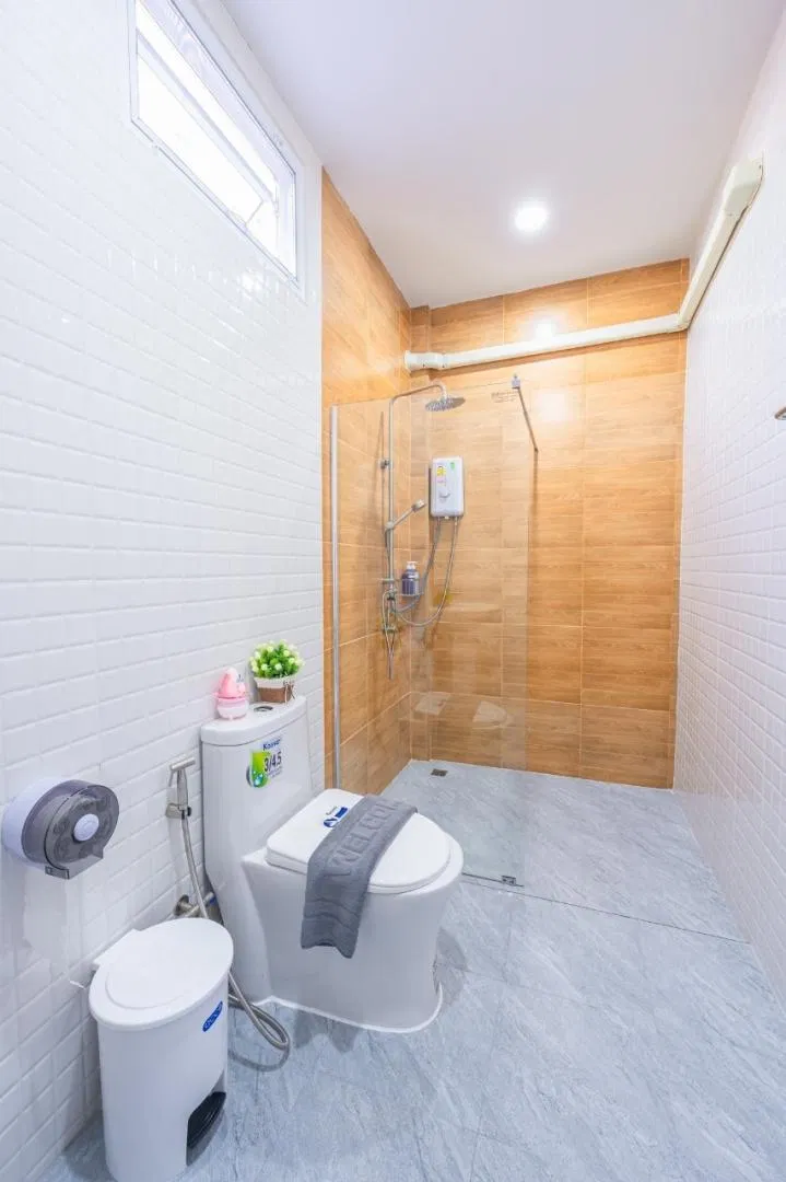 ห้องน้ำ Shining House