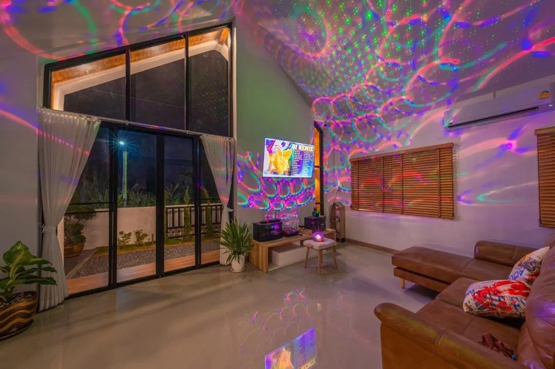 ภายใน Shining House