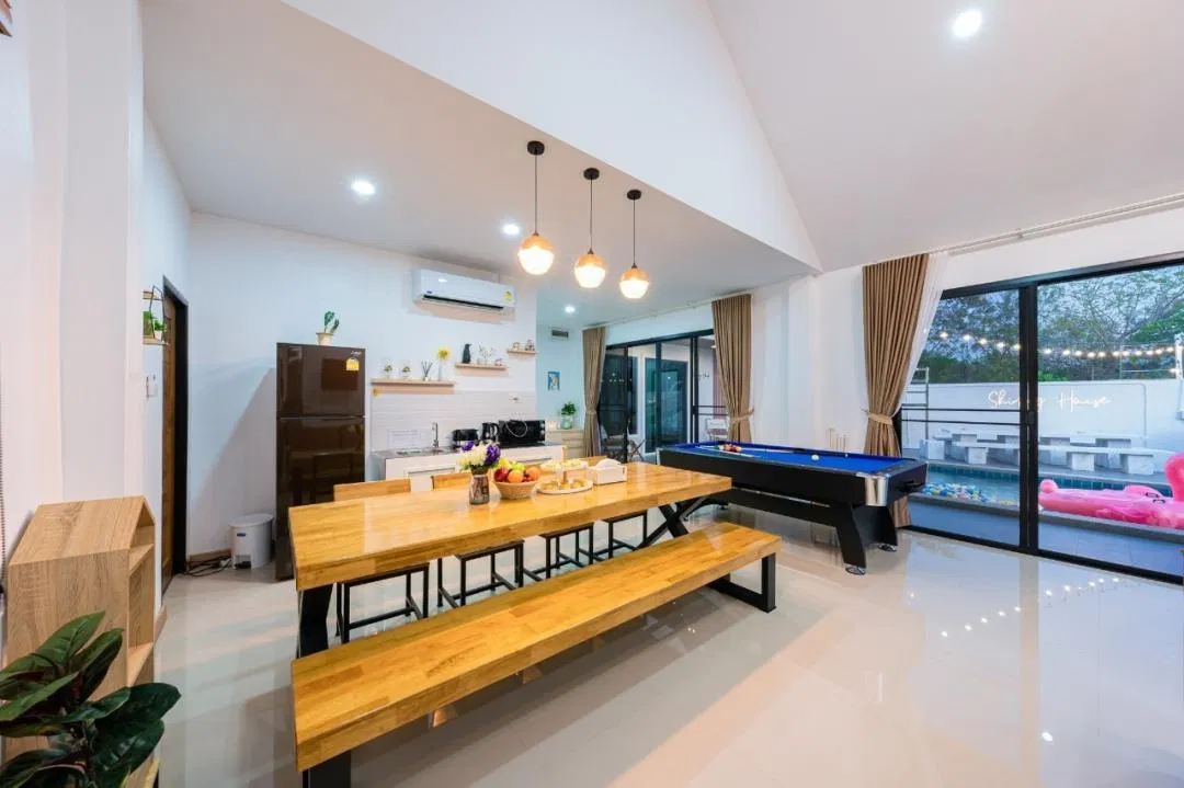 ภายใน Shining House