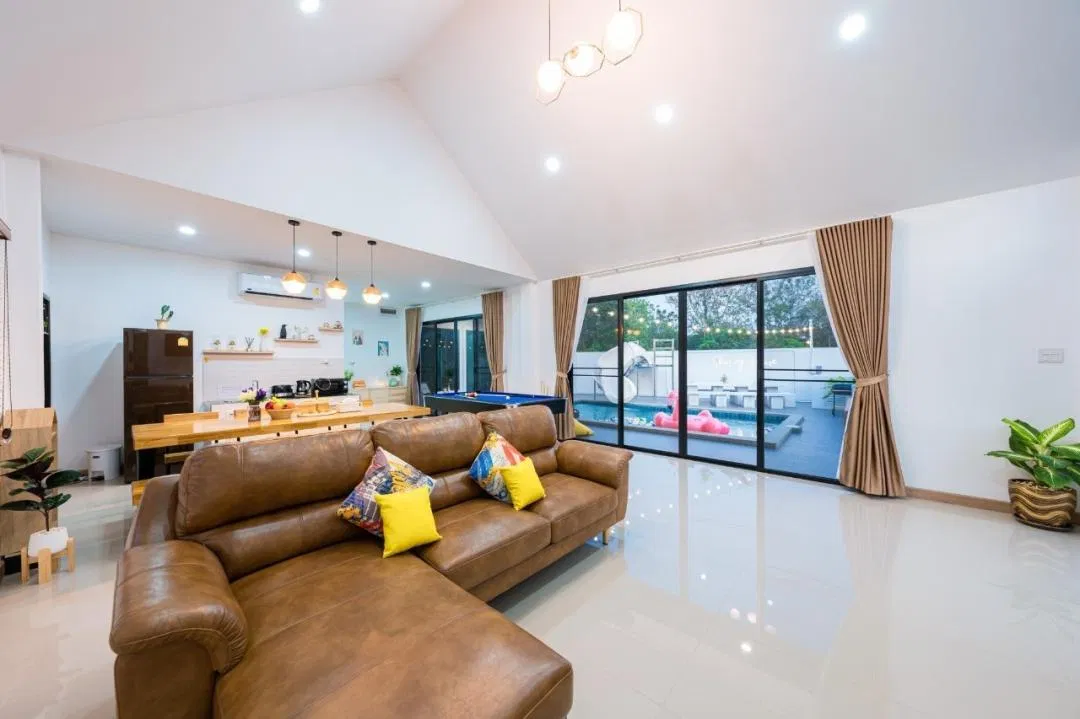 ภายใน Shining House