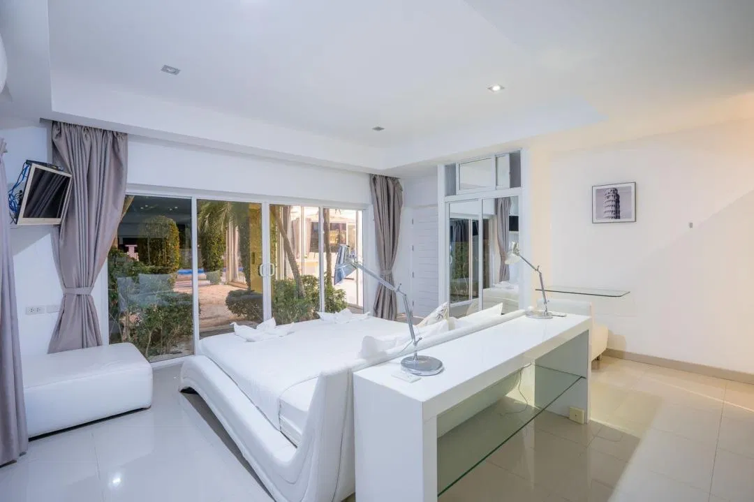 ห้องนอน MY ROYAL BEACH Pool Villa