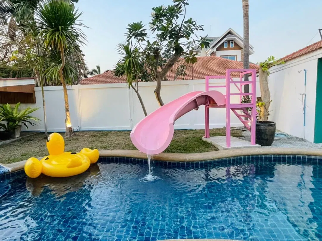 ภายนอก Margarita Pool Villa