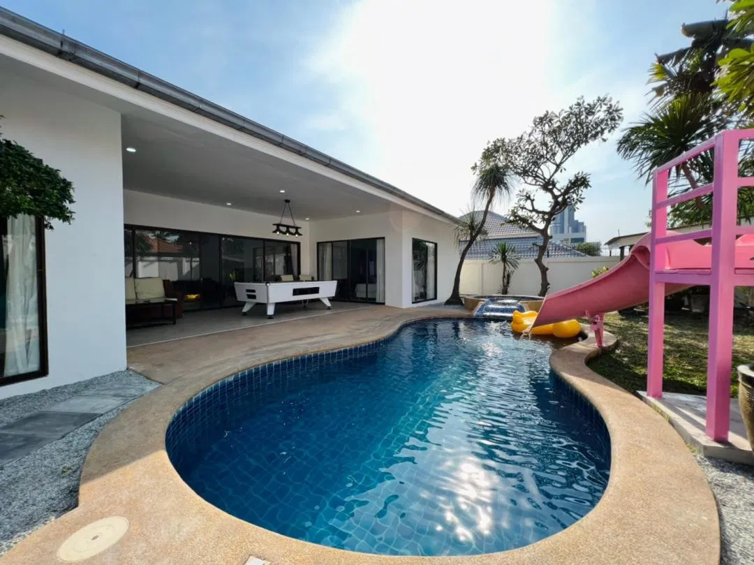 ภายนอก Margarita Pool Villa