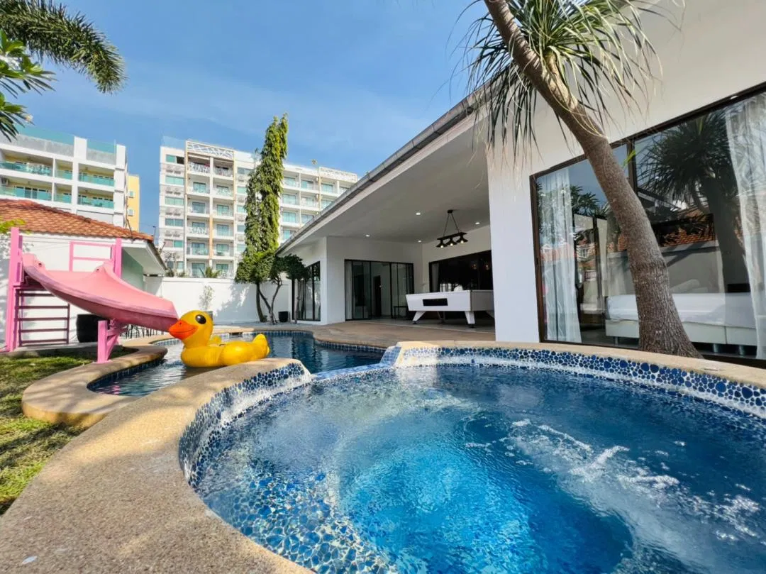 ภายนอก Margarita Pool Villa