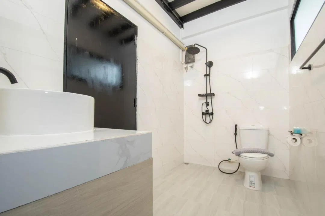 ห้องน้ำ SAGA POOL HOUSE