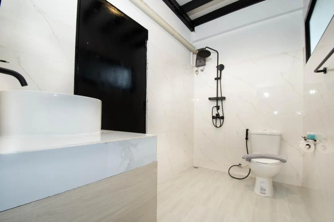 ห้องน้ำ SAGA POOL HOUSE