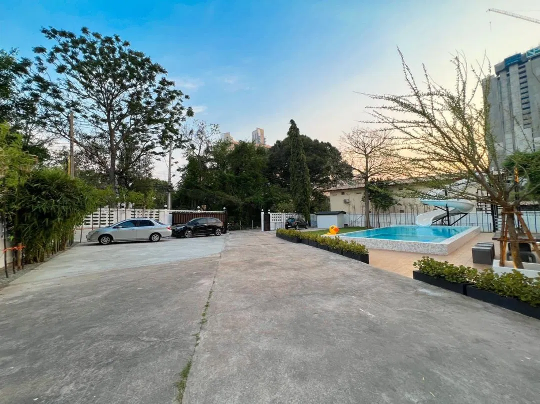 ภายนอก SAGA POOL HOUSE