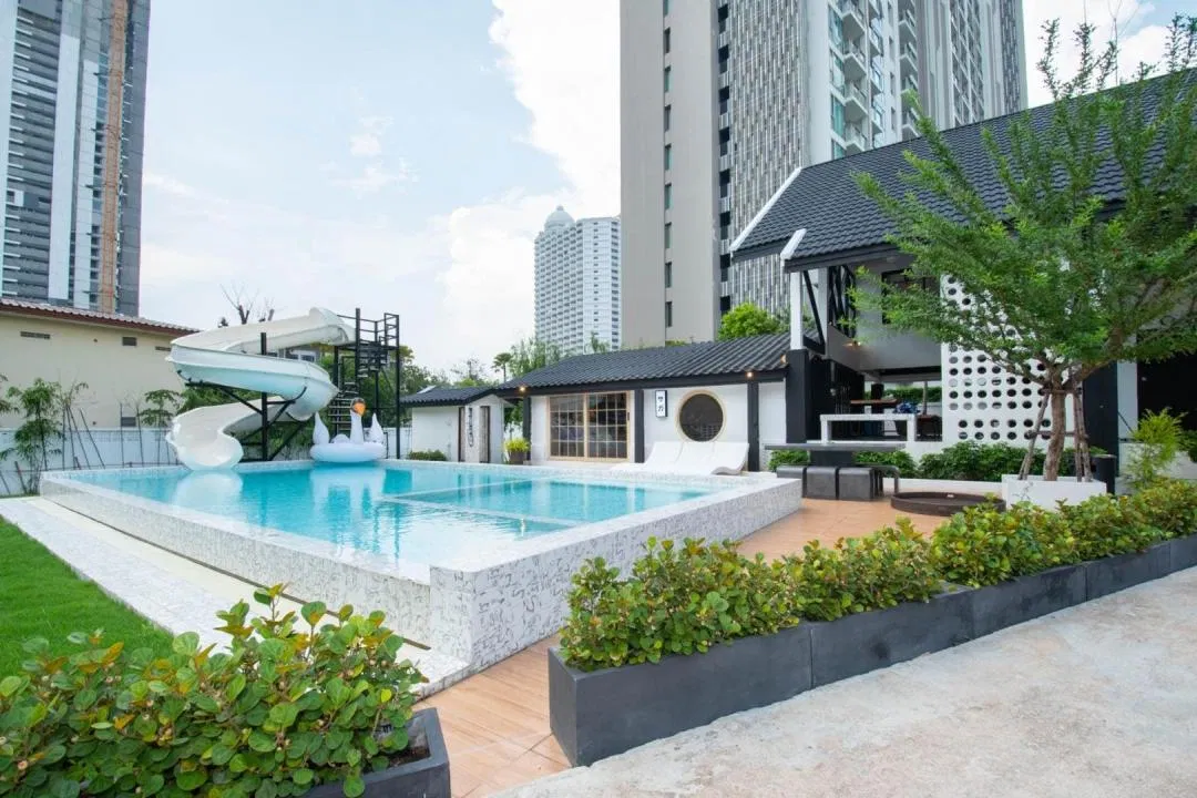 ภายนอก SAGA POOL HOUSE