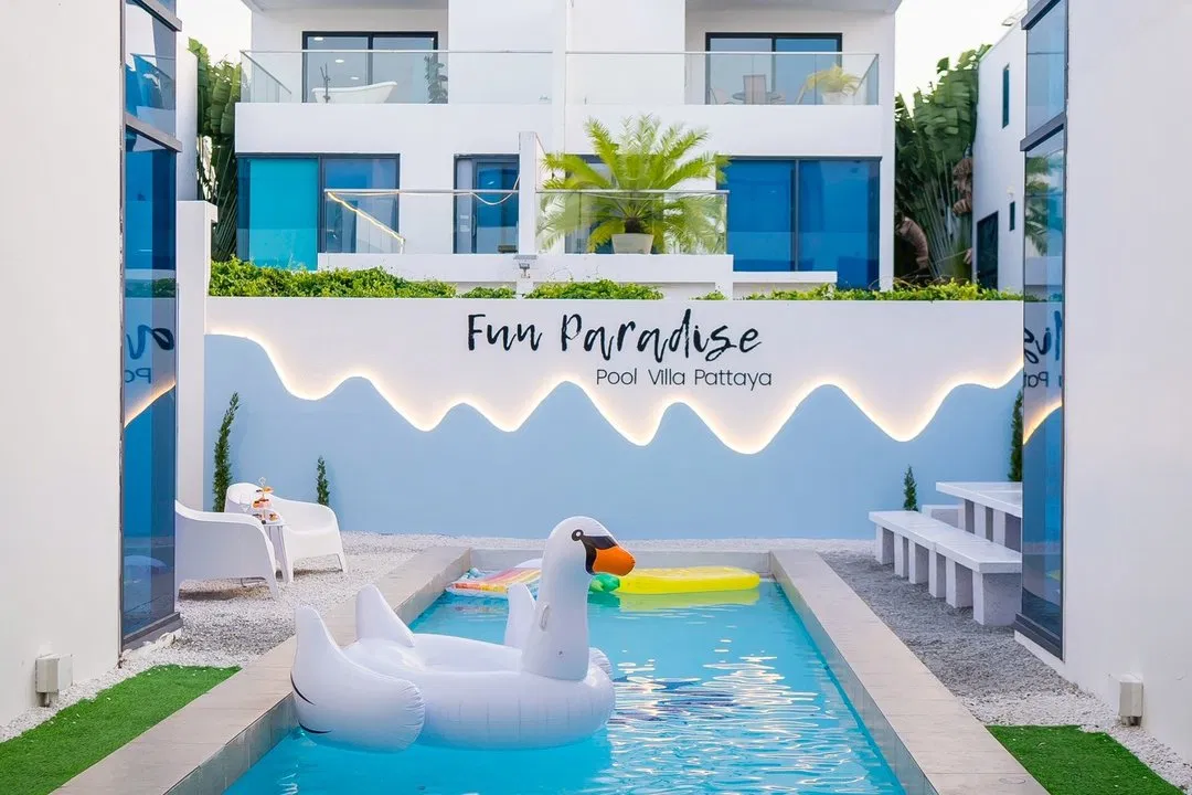 ภายนอก Fun Paradise Pool Villa