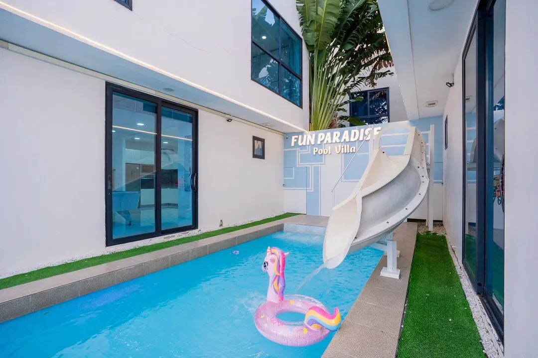 ภายนอก Fun Paradise Pool Villa
