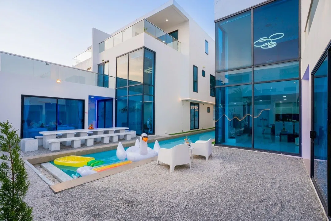 ภายนอก Fun Paradise Pool Villa