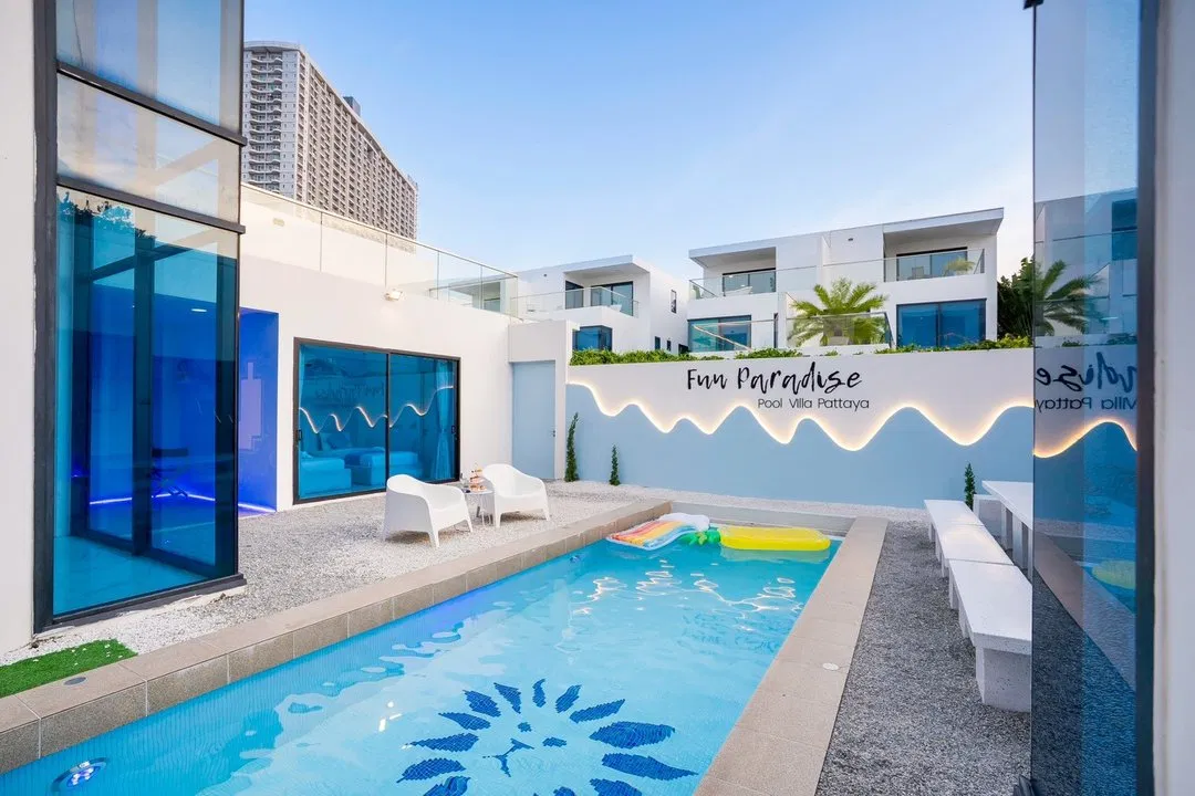 ภายนอก Fun Paradise Pool Villa