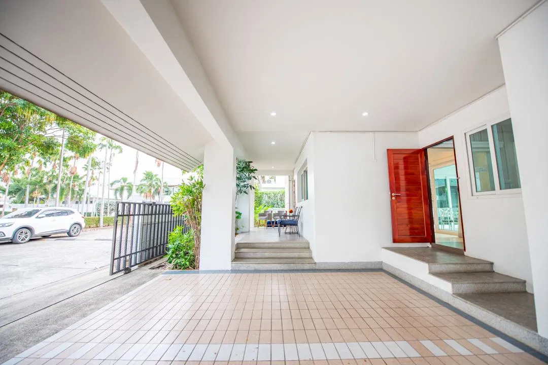 ที่จอดรถ Rabbit Poolvilla