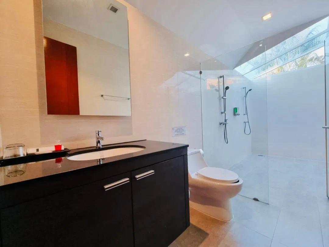 ห้องน้ำ Midas Poolvilla