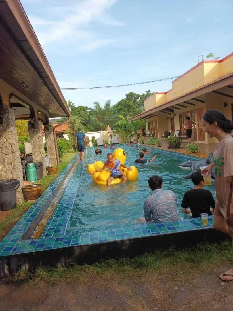 รูปจากลูกค้า Pool Star