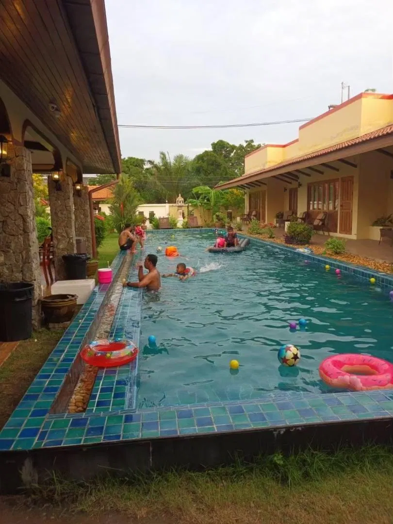 รูปจากลูกค้า Pool Star