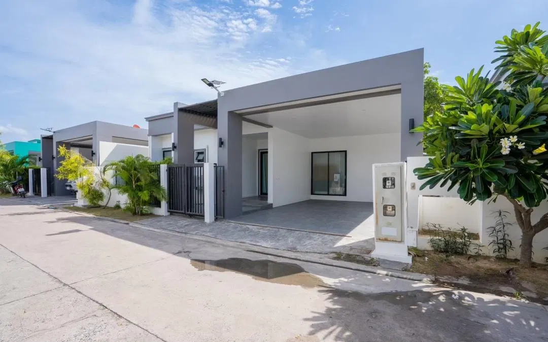 ที่จอดรถ Villa Whale