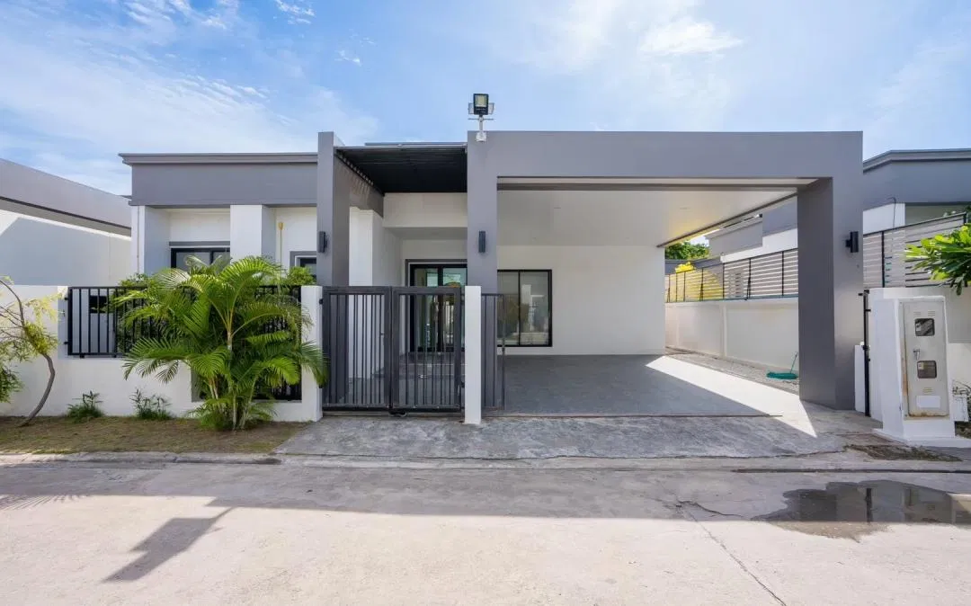 ที่จอดรถ Villa Whale