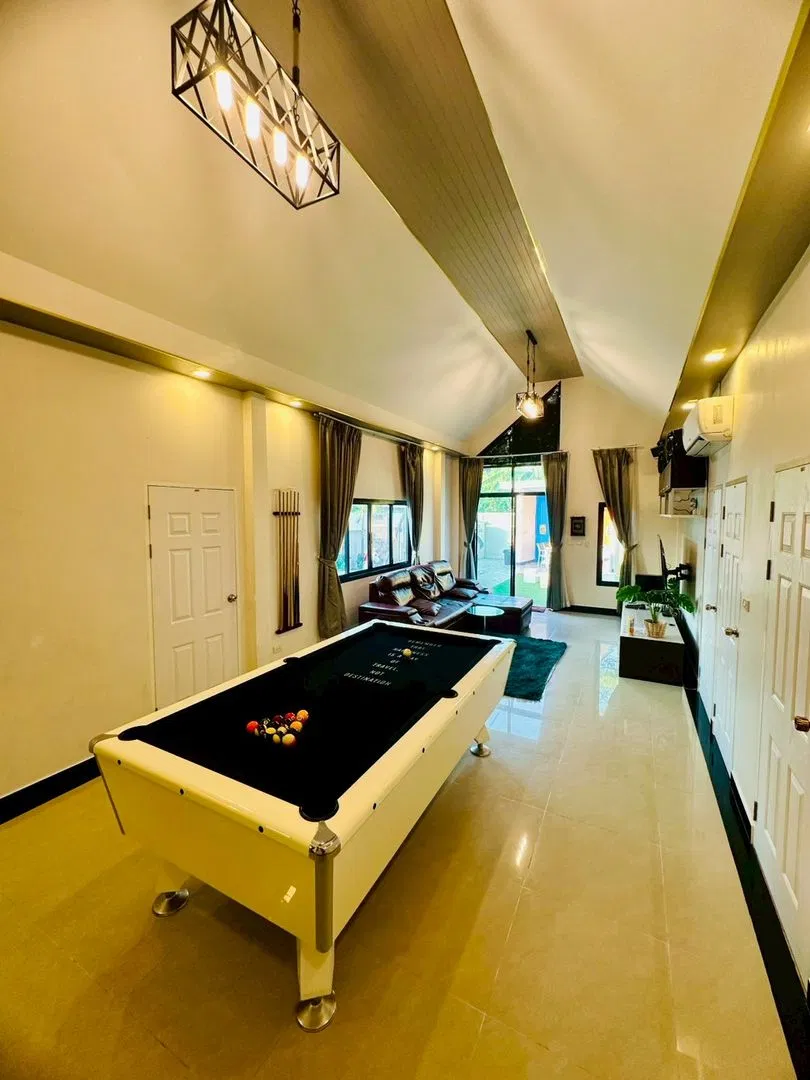ภายใน Linda poolvilla