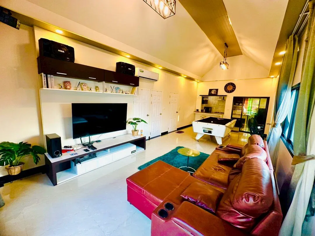 ภายใน Linda poolvilla