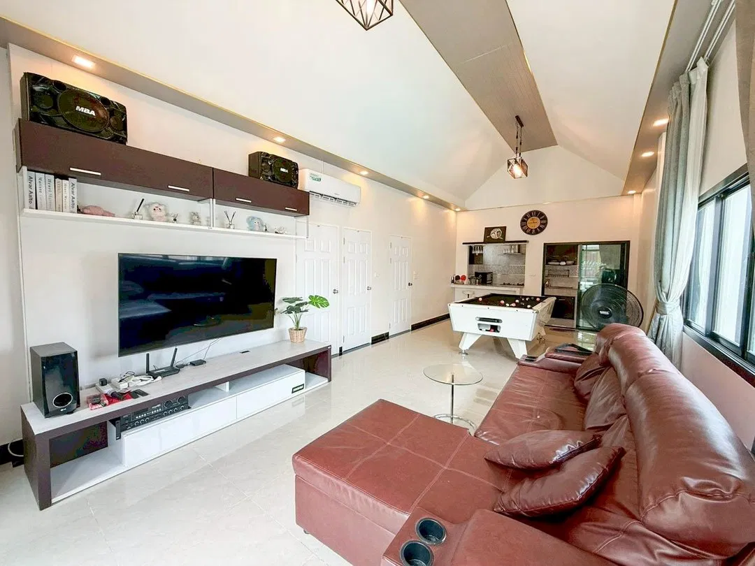 ภายใน Linda poolvilla