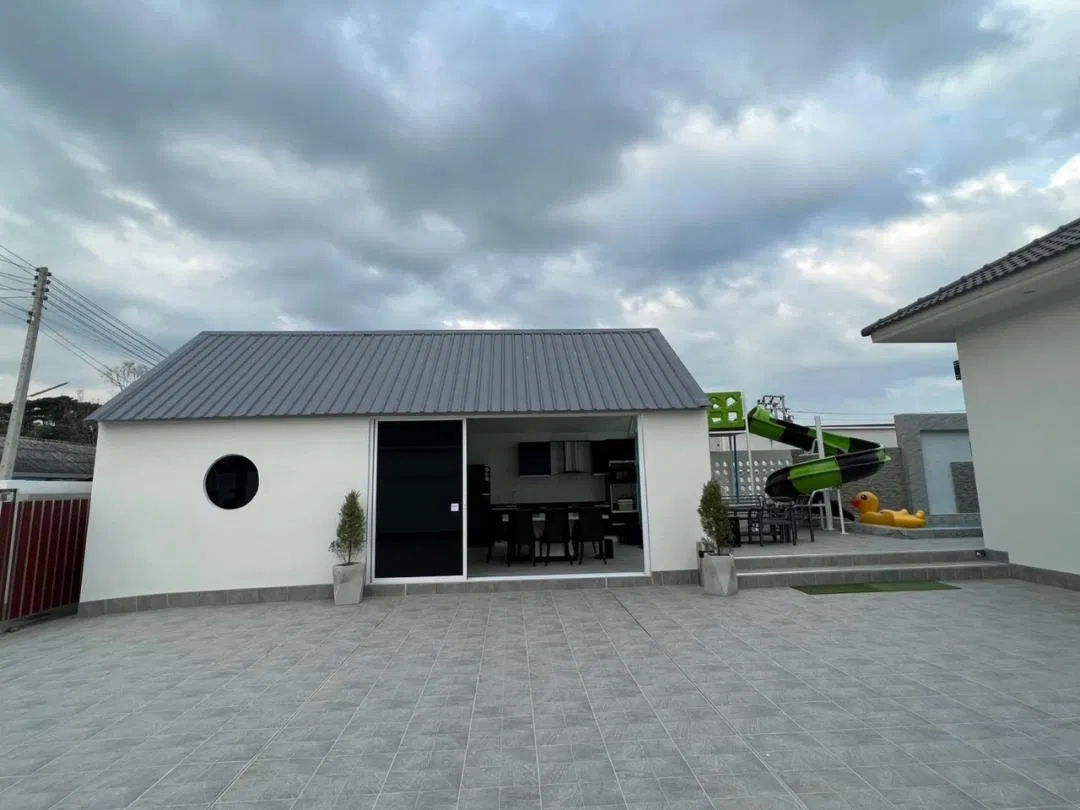 ภายนอก PORSCHE HOUSE