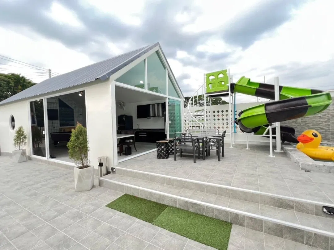 ภายนอก PORSCHE HOUSE