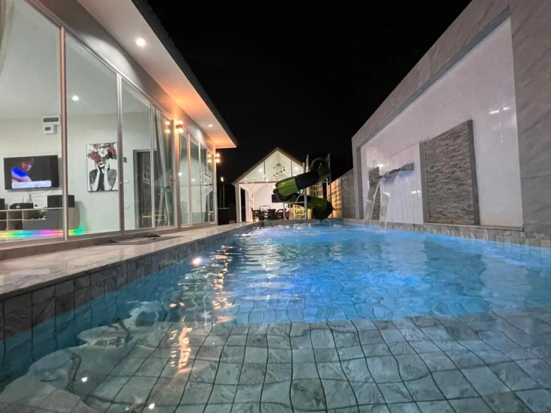 ภายนอก PORSCHE HOUSE