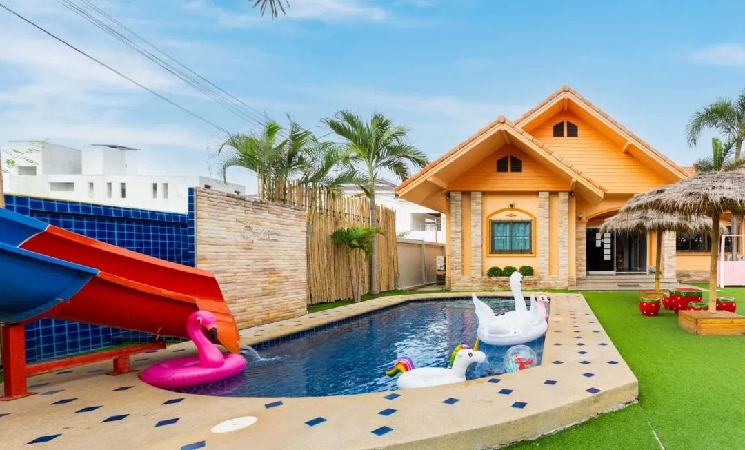 ภายนอก The Orange House