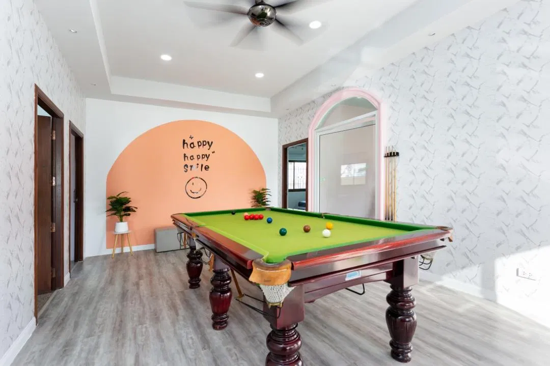 ภายใน The Orange House