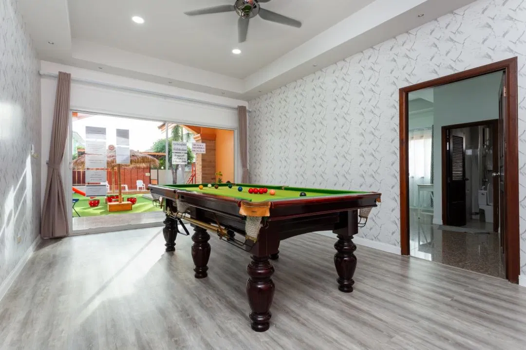 ภายใน The Orange House