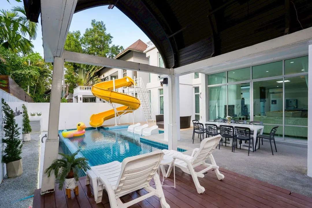 ภายนอก Strom Poolvilla