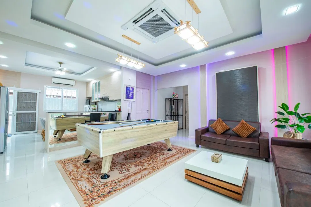 ภายใน By The Beach Pool Villa