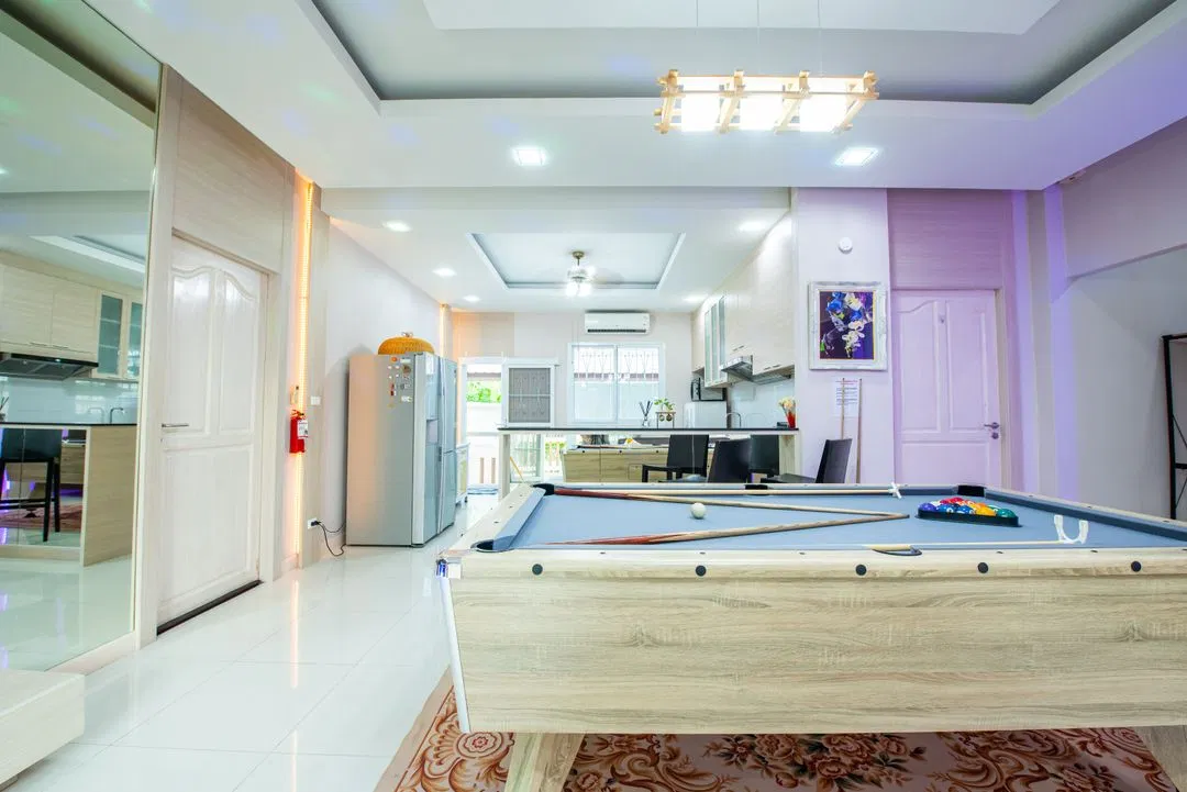 ภายใน By The Beach Pool Villa