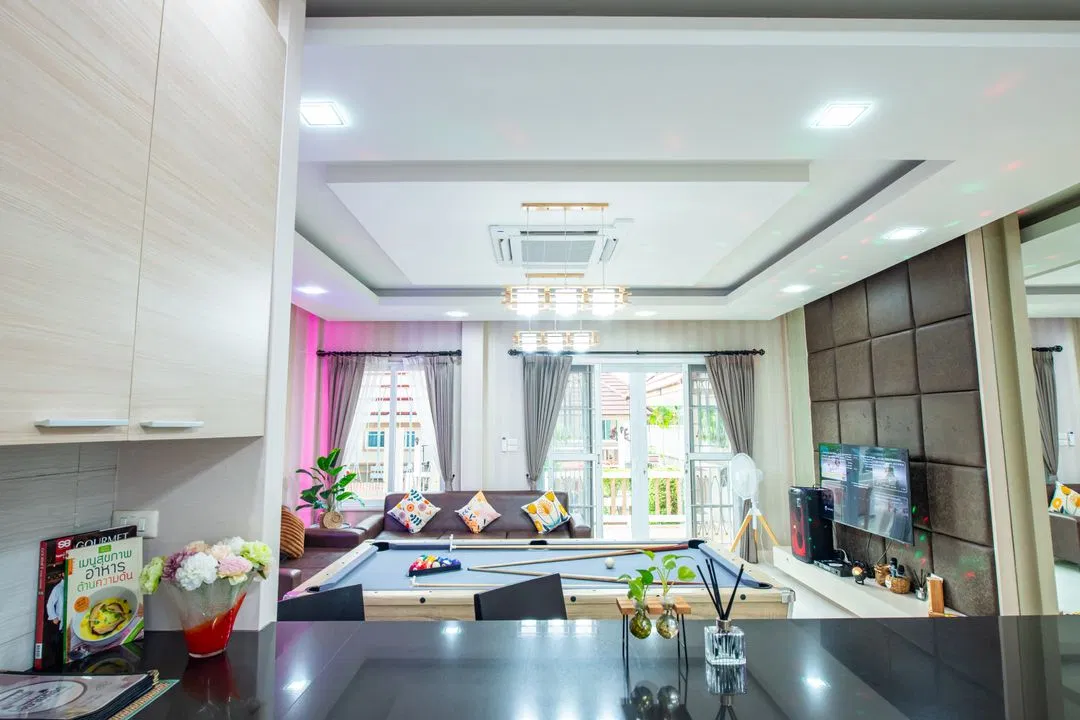 ภายใน By The Beach Pool Villa