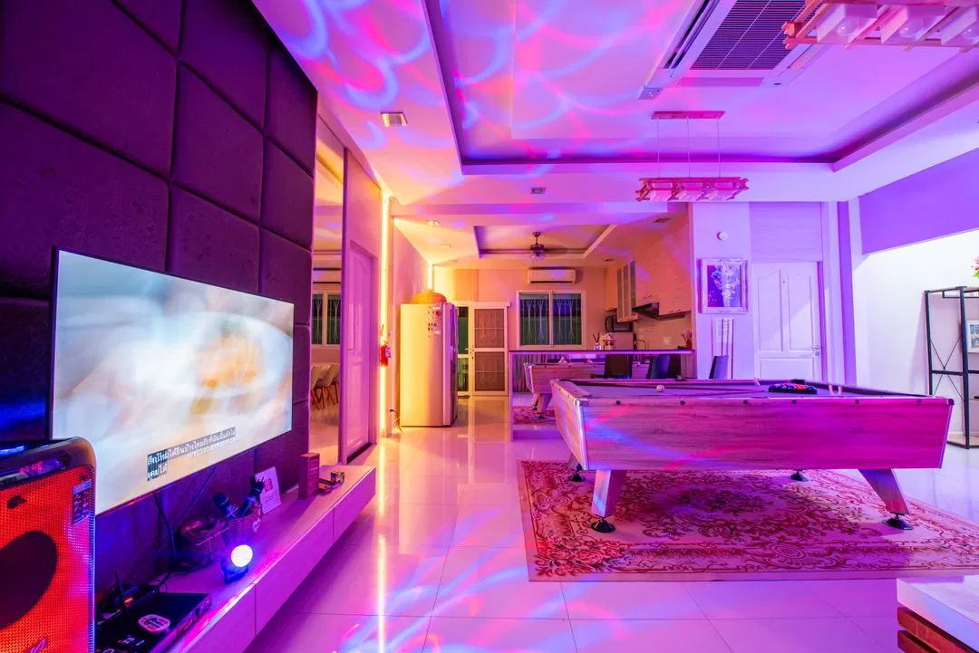 ภายใน By The Beach Pool Villa